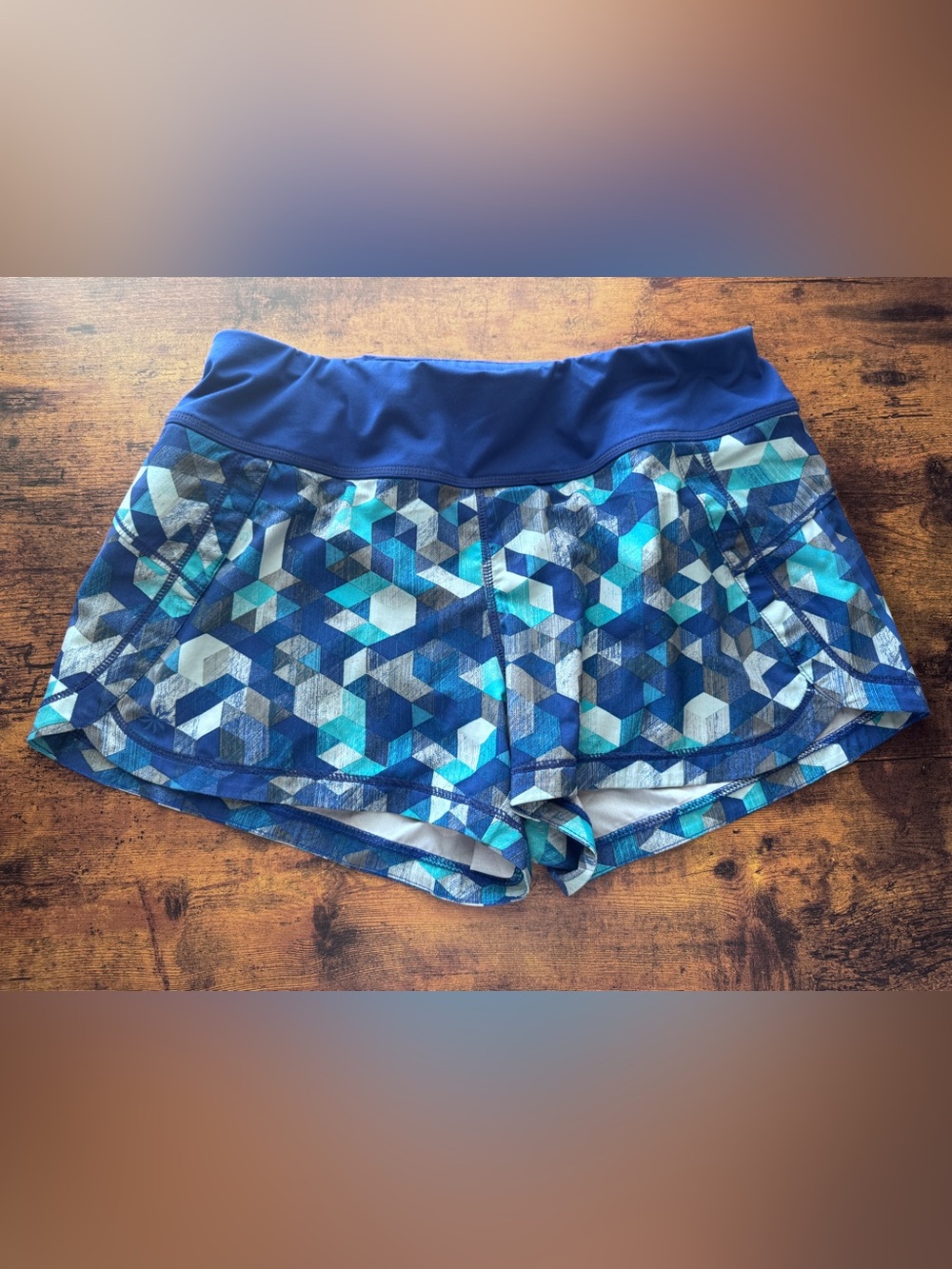 Athleta Pulse Triangular Running Shorts-a blue geometric pattern-Small